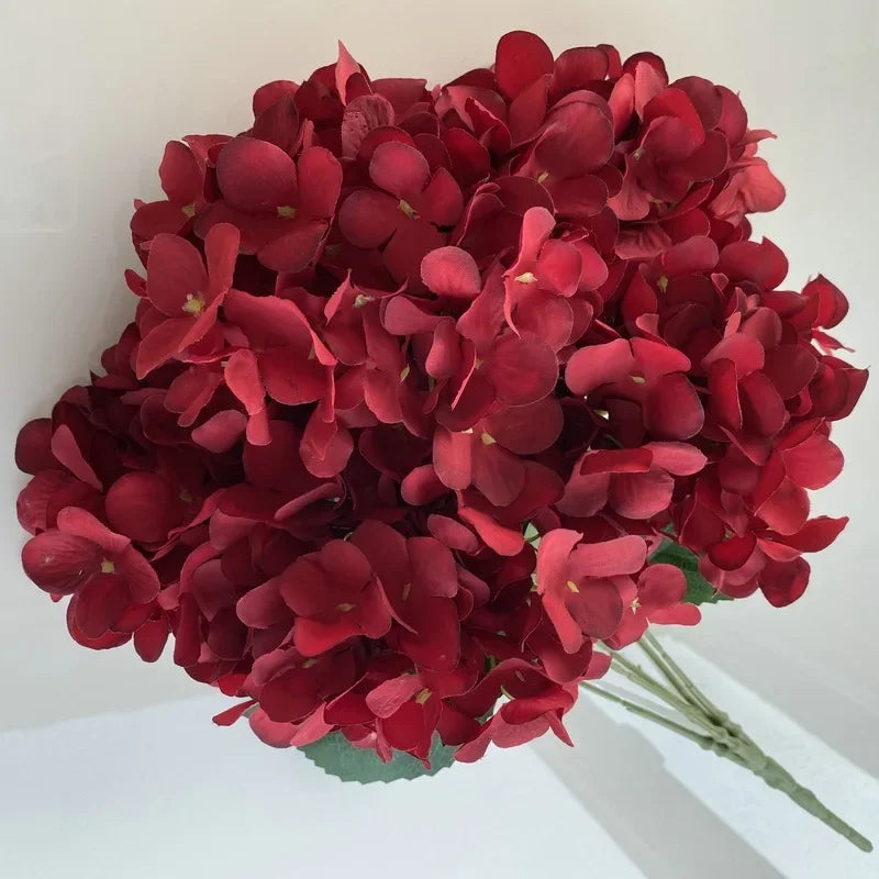 bouquet d'hortensias en soie pour décoration intérieure élégante