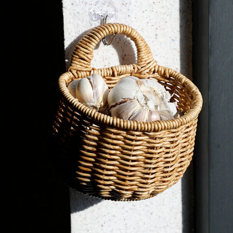 paniers suspendus en osier pour rangement décoratif et organisation