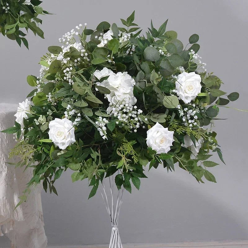 boule de fleurs artificielles arrangement de roses blanches décoration mariage