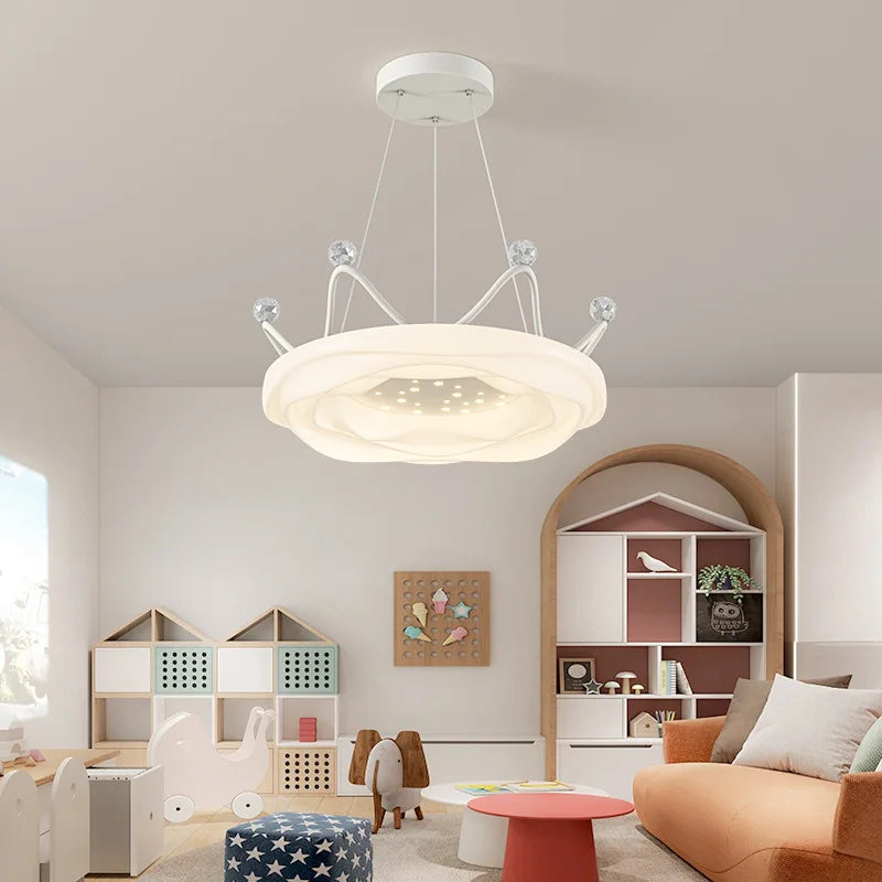 lustre romantique couronne pour chambre de petite fille