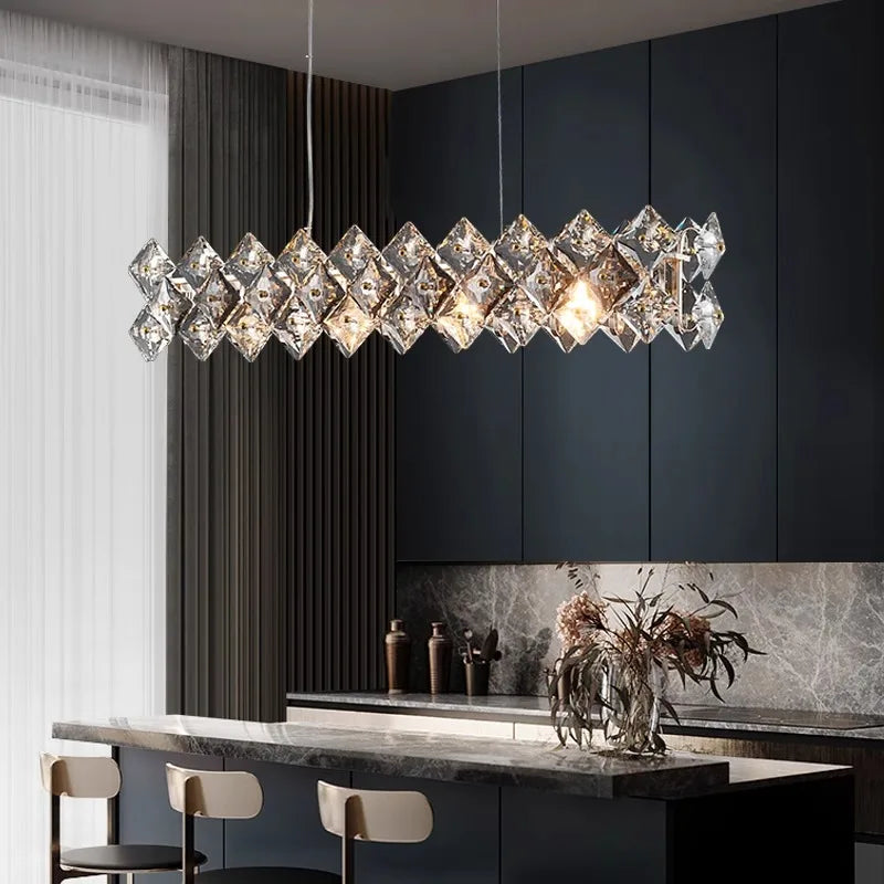 lustre en cristal design minimaliste pour un intérieur élégant