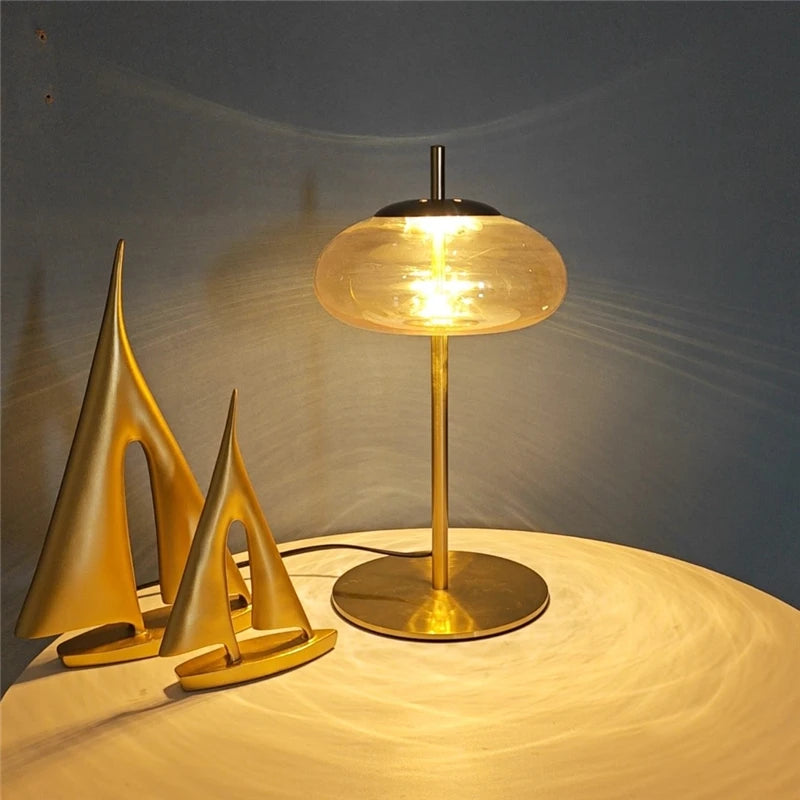 lampadaire minimaliste en verre design pour intérieur moderne