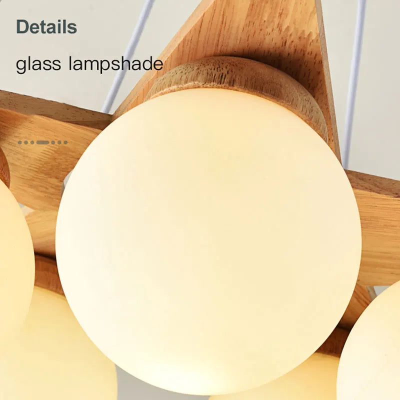 lustre en bois nordique avec boule de verre blanc laiteux