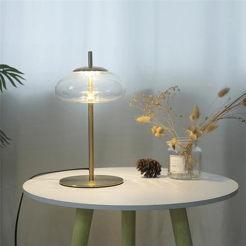 lampadaire minimaliste en verre design pour intérieur moderne