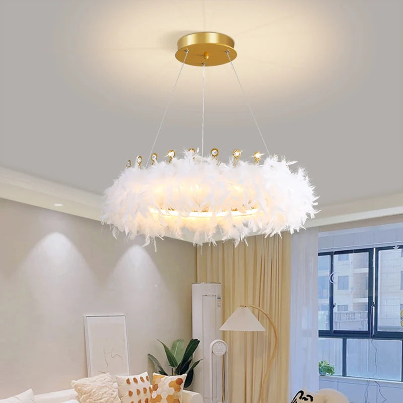 lustre nordique en plumes pour chambre de filles style luxe créatif