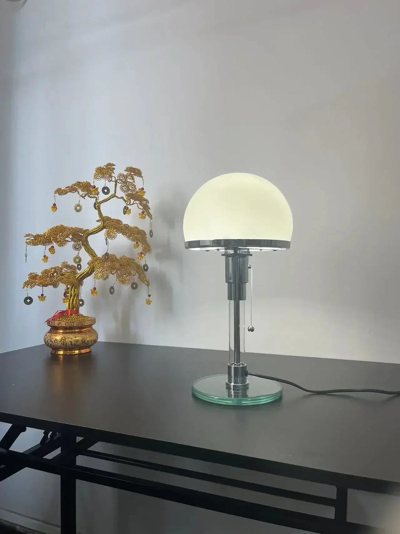 lampe de bureau moderne au design nordique élégant et fonctionnel