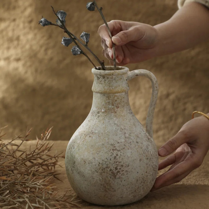 vases en céramique rétro et nostalgiques pour décoration intérieure