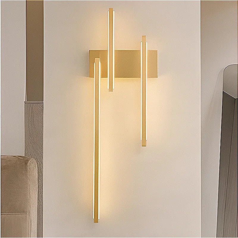 applique murale en cuivre avec lumière minimaliste design élégant pour intérieur