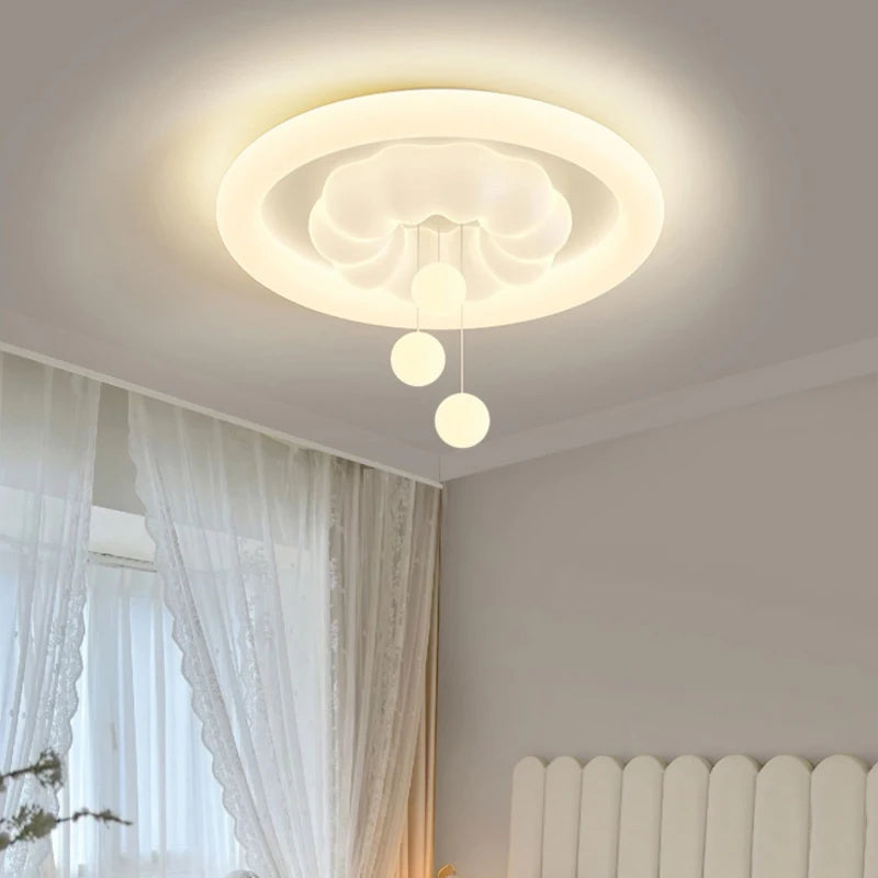 plafonnier nuage pour chambre d'enfant style crémeux et ludique