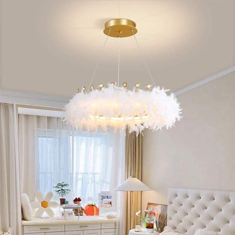 lustre nordique en plumes pour chambre de filles style luxe créatif