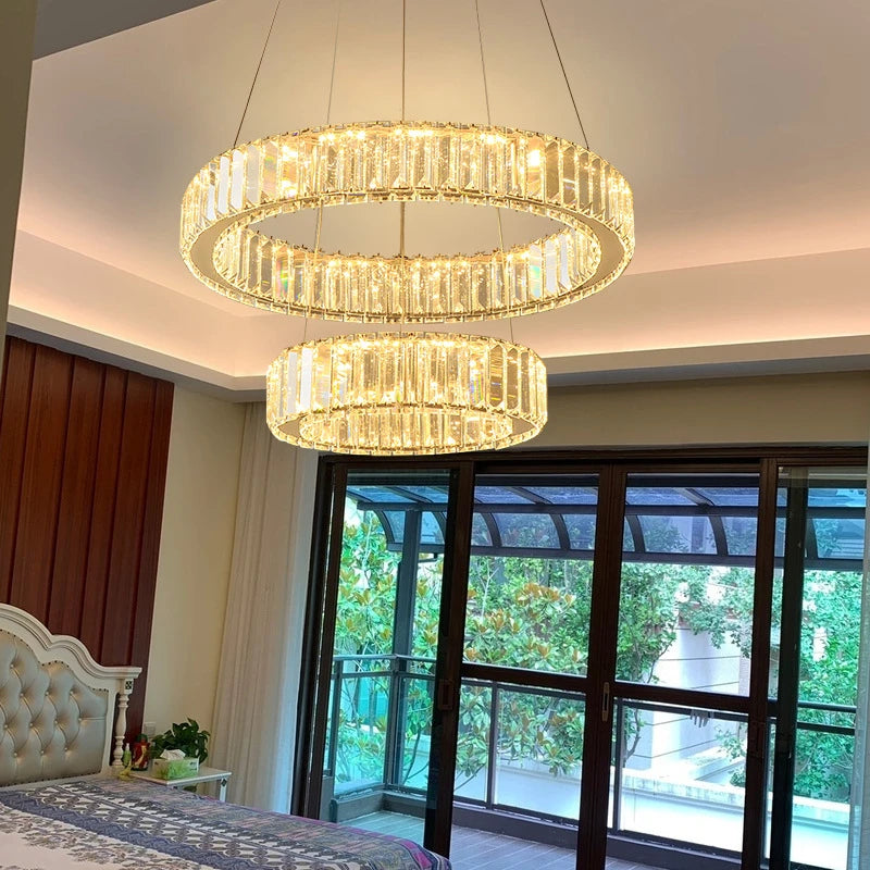 lustre moderne en cristal avec anneaux réglables pour décoration intérieure