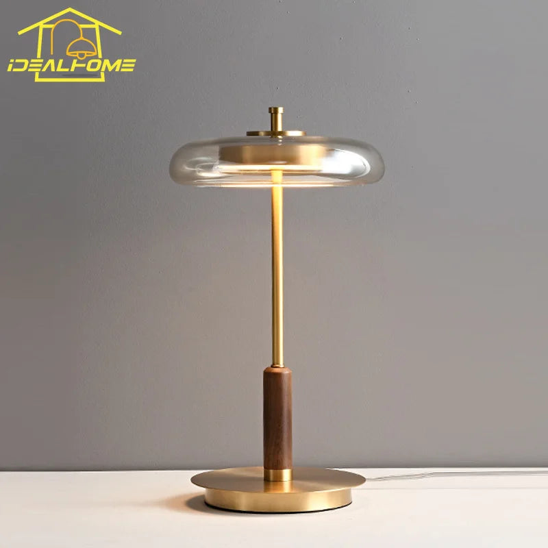 lampadaire design classique en laiton et noyer avec éclairage led