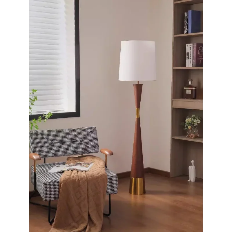 lampadaire rétro minimaliste luxe pour un intérieur chaleureux