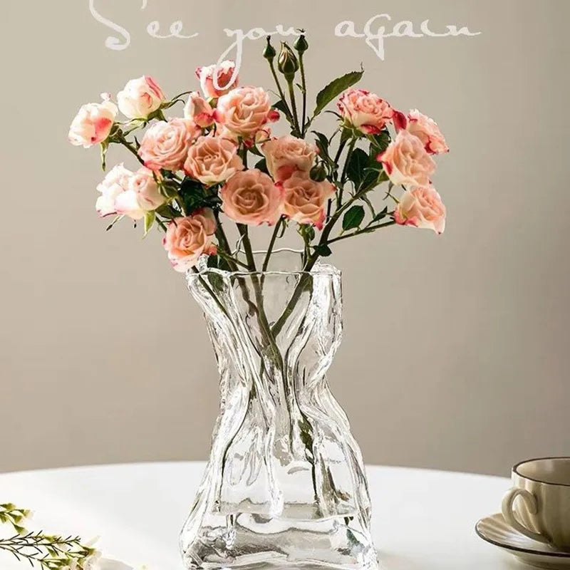 vase en verre transparent irrégulier pour décoration de table