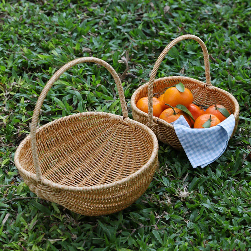 panier en osier tressé pour pain et nourriture en voyage