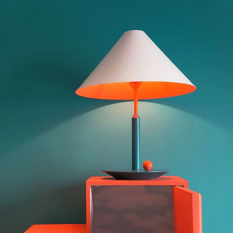 lampe à poser scandinave en métal avec ampoule led