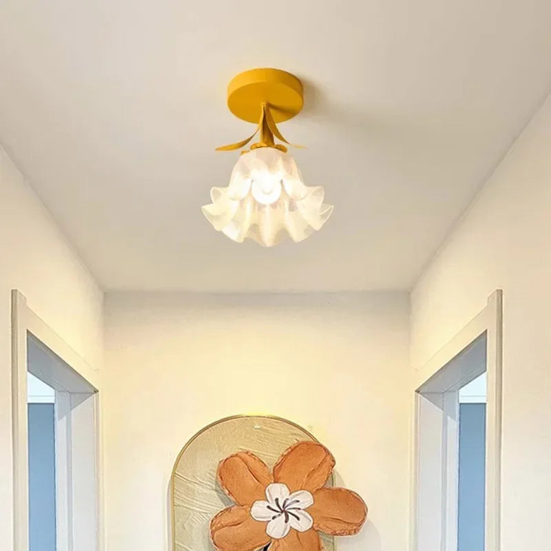 plafonnier moderne design élégant pour décoration intérieure fleurie