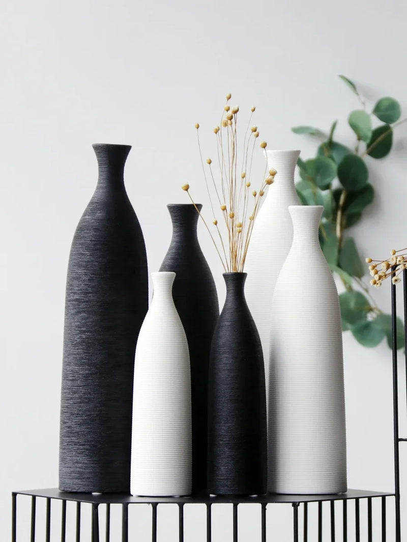 vase en céramique moderne pour décoration intérieure artisanale