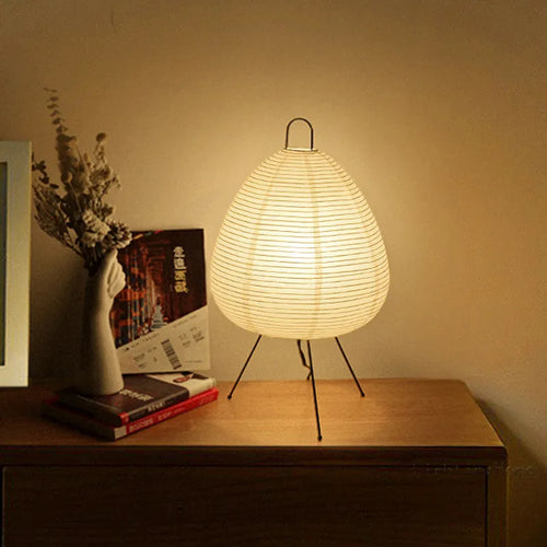 Lampe de table industrielle bonhomme en tuyau - Comptoir des Lampes