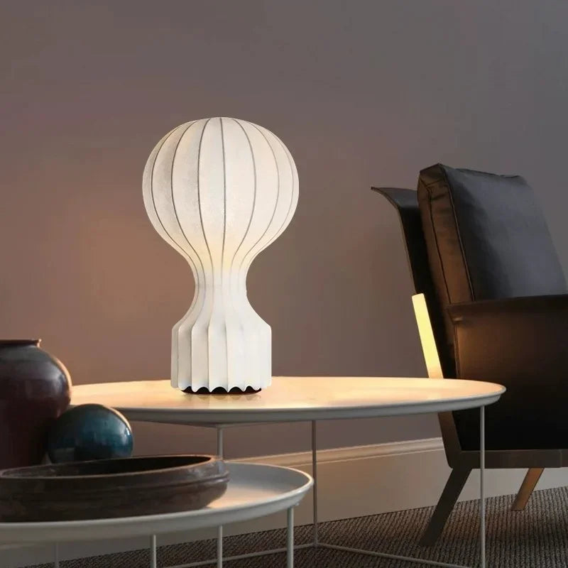 lampe à poser design italien en tissu pour intérieur