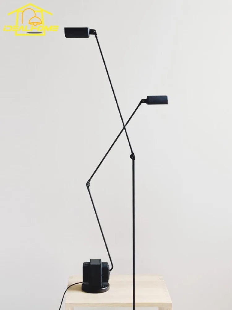 lampadaire à moteur à intensité variable design italien avec bras pivotant