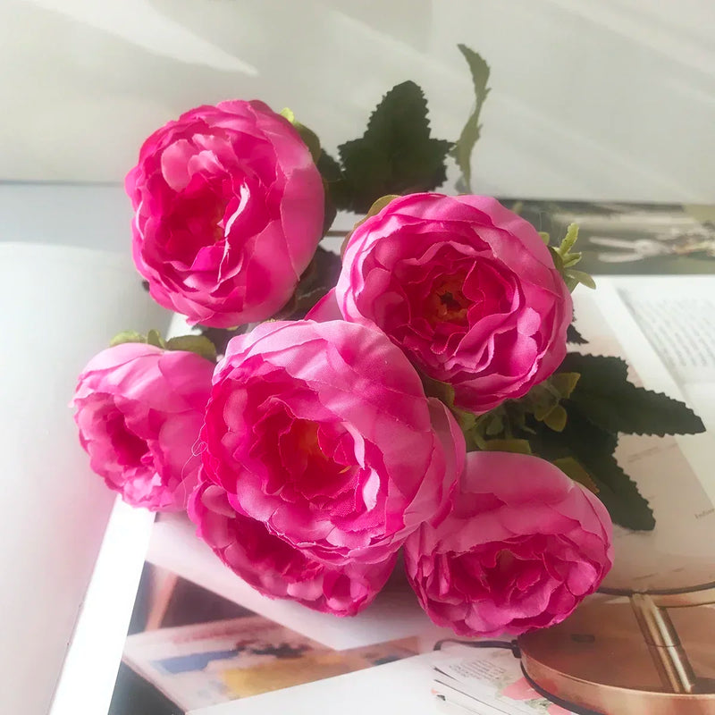 petit bouquet de fleurs artificielles pour décorations printanières et festives