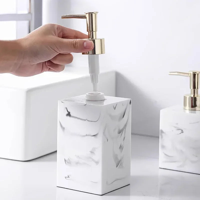 bouteille de désinfectant pour les mains et lotion portable