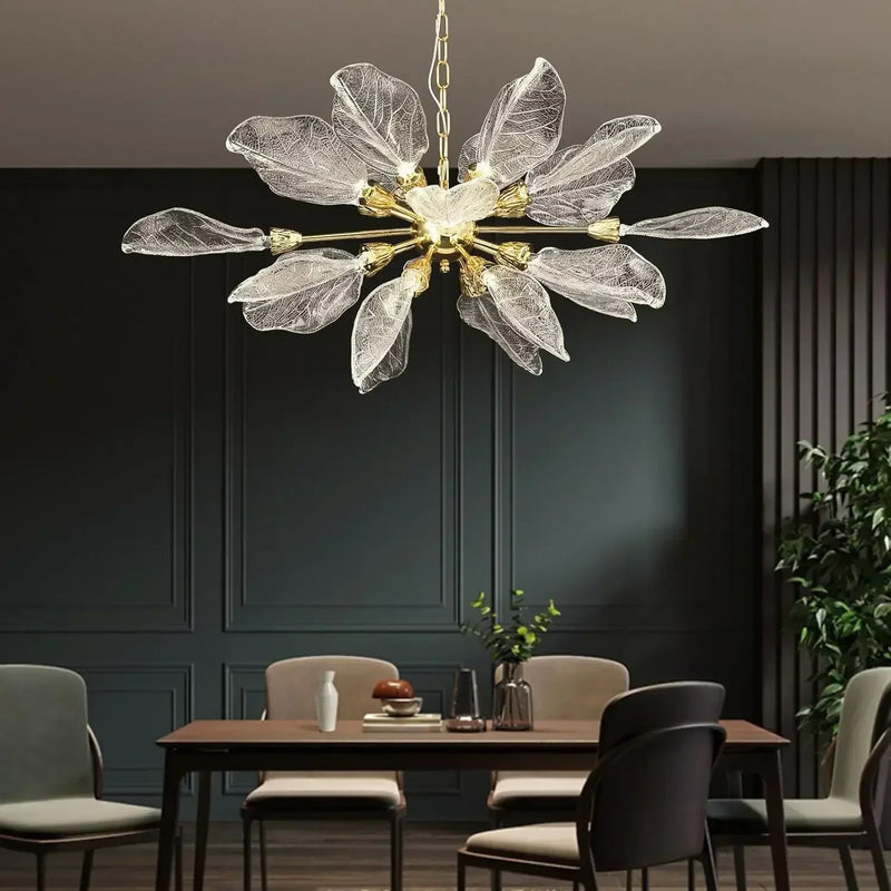 lustre moderne en métal avec design élégant et feuilles décoratives