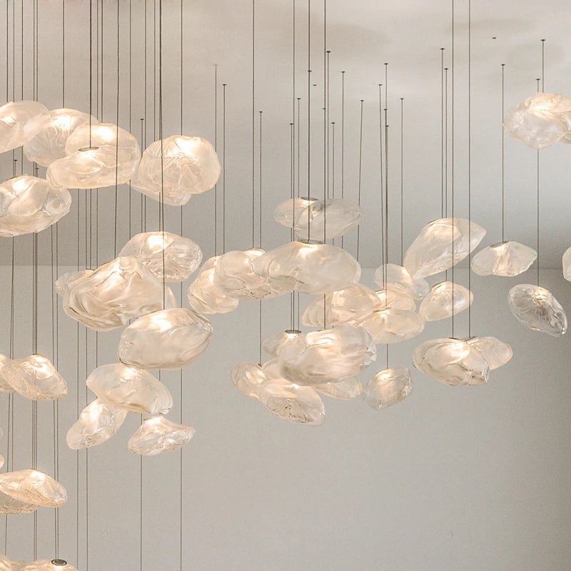 lustre en verre design nuage pour un intérieur créatif