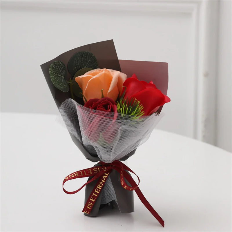 petit bouquet de roses artificielles pour la saint-valentin décoratif