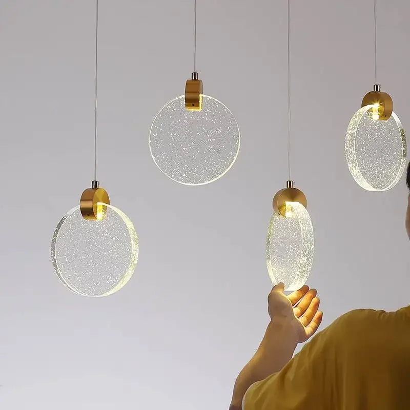 suspension en cristal dorée avec lumière moderne à led