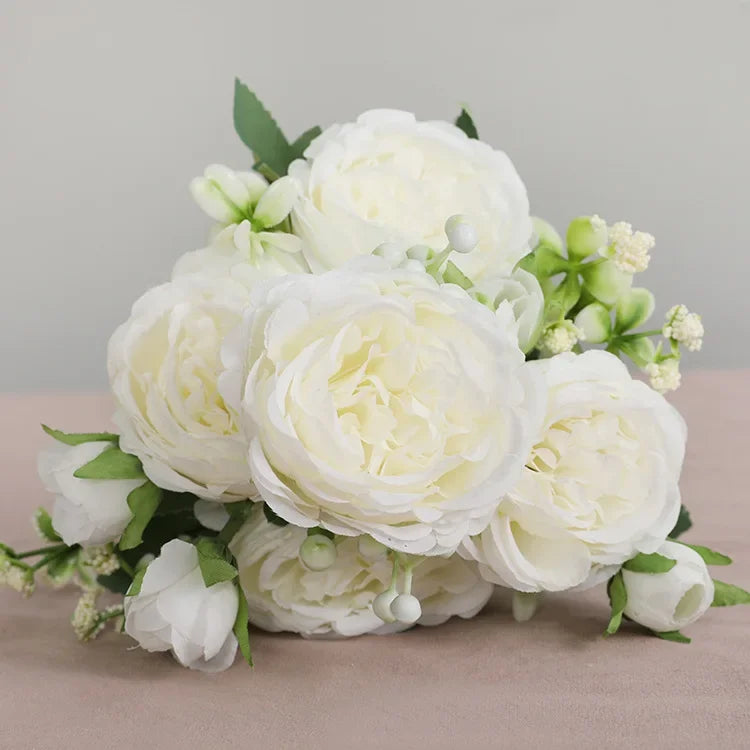 petit bouquet de fleurs artificielles pour décoration printanière et mariage