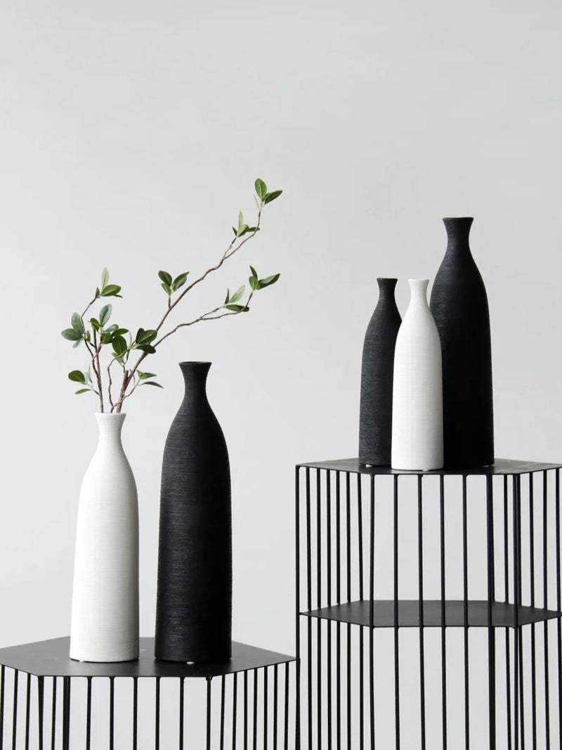 vase en céramique moderne pour décoration intérieure artisanale