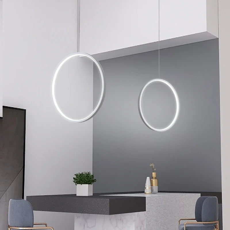 lustre suspendu minimaliste en forme de cercle pour intérieur moderne