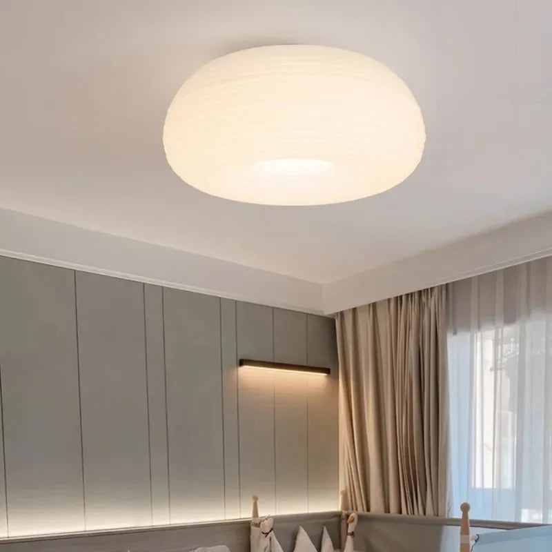 lampe de chevet moderne au style nordique et lumineux