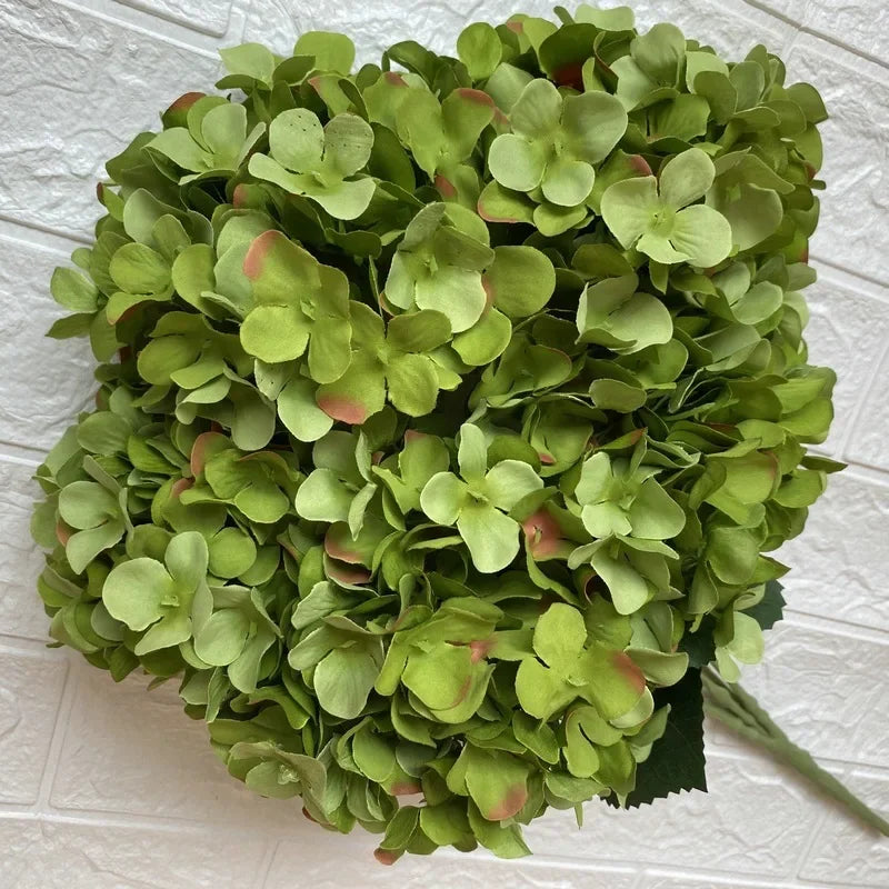 bouquet d'hortensias en soie pour décoration intérieure élégante