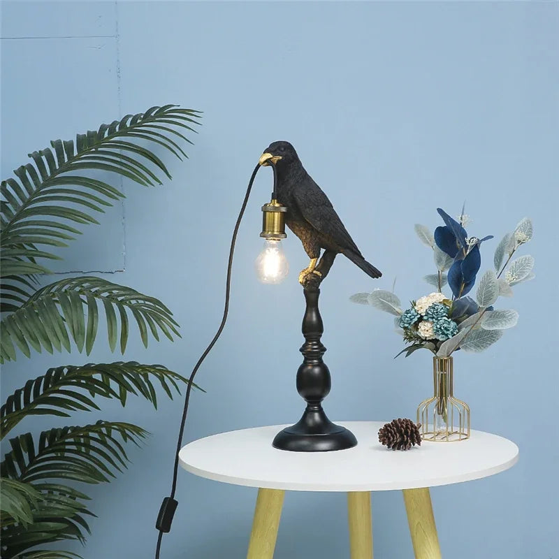 lampe de bureau en résine moderne forme d'oiseau avec bec doré