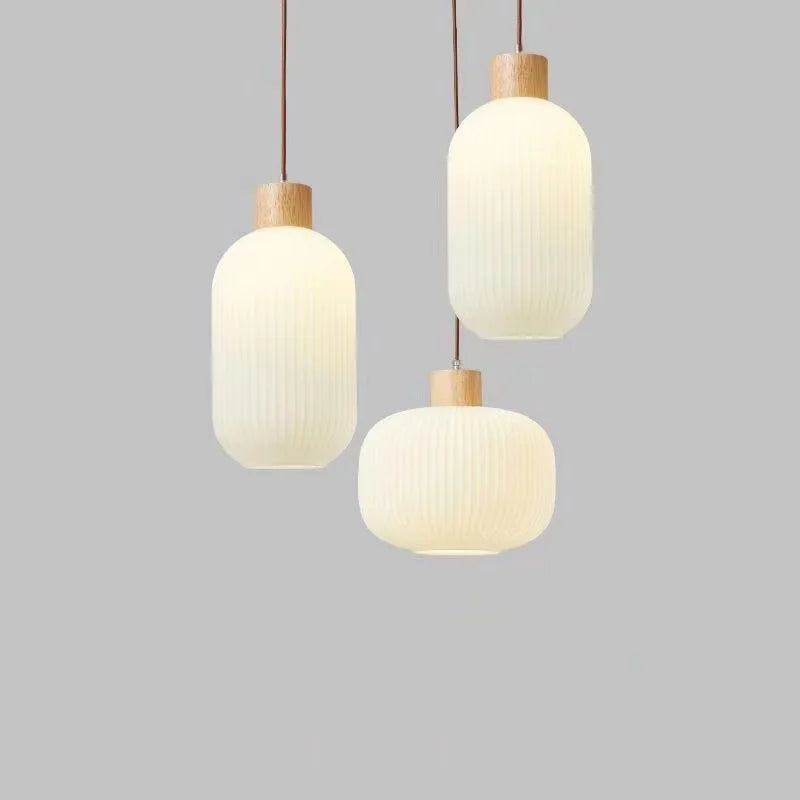 suspension en verre avec décor nordique en bois