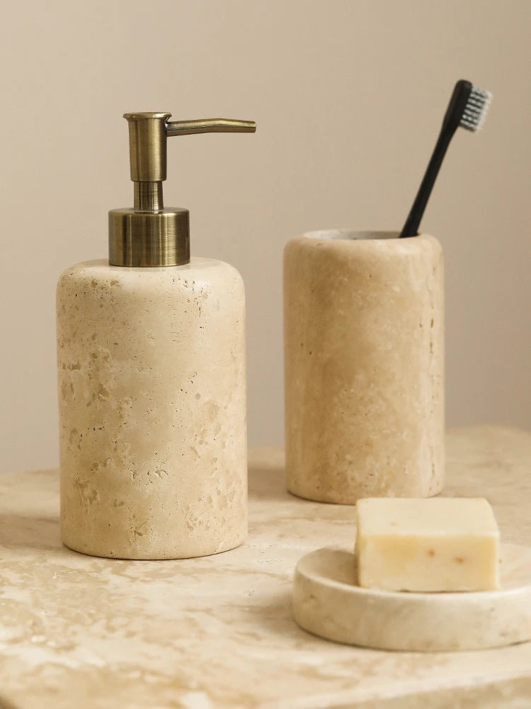 ensemble de salle de bain en gravier avec accessoires élégants