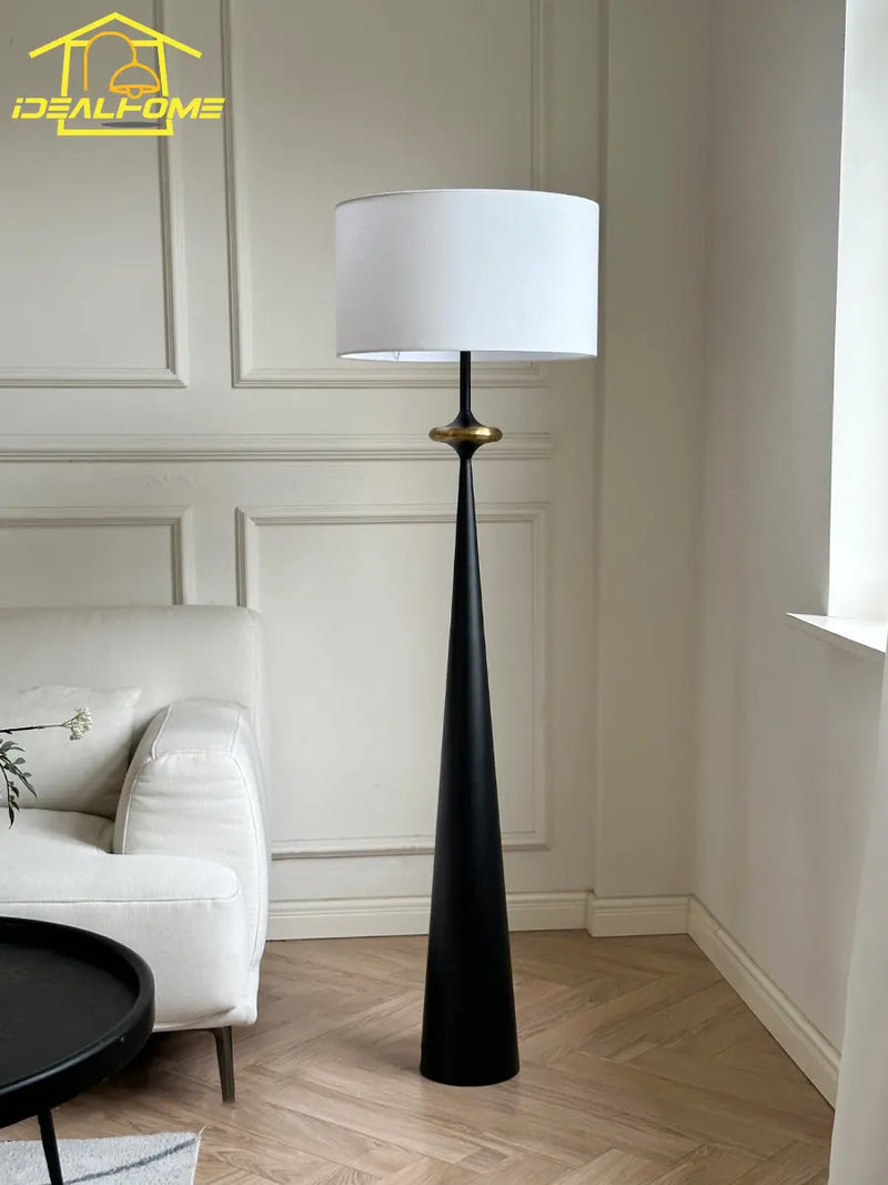 lampadaire minimaliste wabi-sabi design japonais en fer pour intérieur