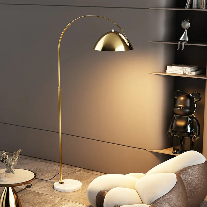 lampadaire en marbre design moderne minimaliste noir et or