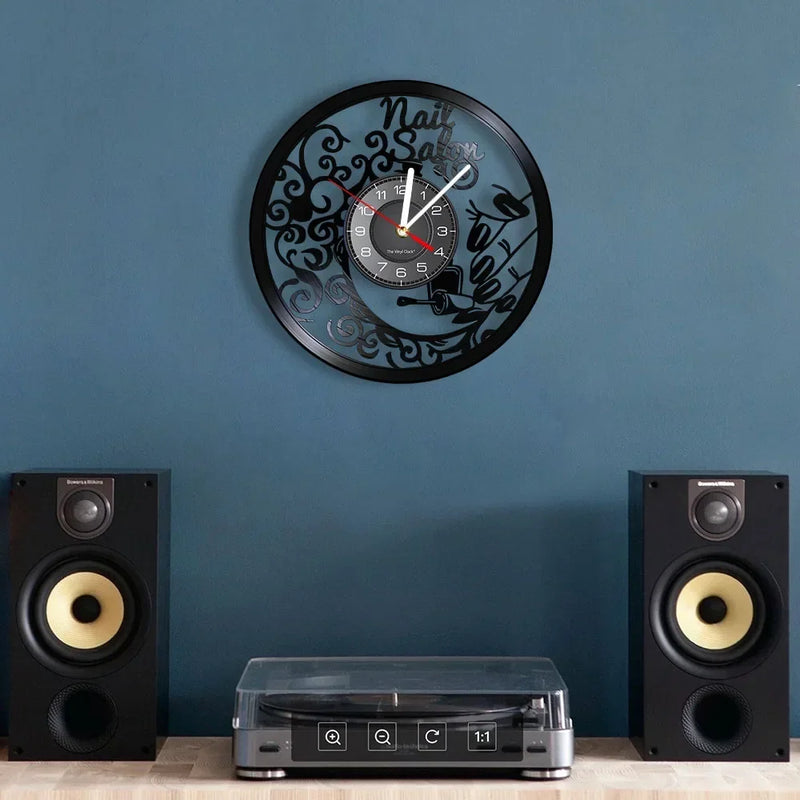 horloge murale vinyle pour salon de manucure et beauté