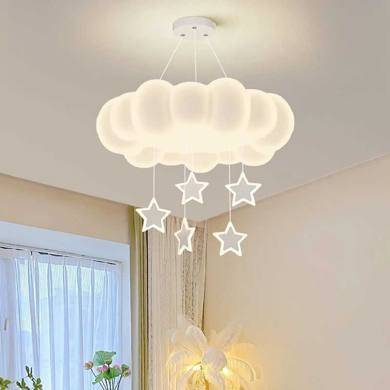 lustre moderne nuages romantique pour chambre enfant décoration intérieur