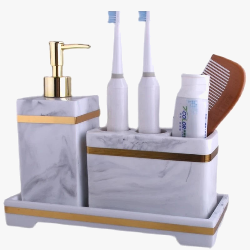 bouteilles-de-lotion-d-sinfectantes-accessoires-pour-salle-de-bain-5.png