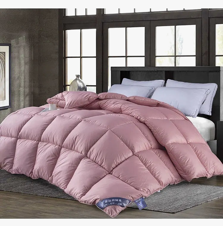 couette-en-duvet-d-oie-chaude-et-confortable-pour-l-hiver-6.png