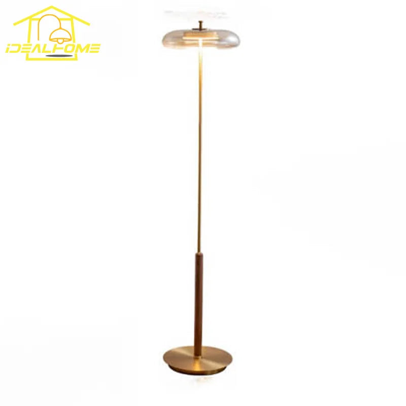 lampadaire-design-classique-en-laiton-et-noyer-avec-clairage-led-0.png