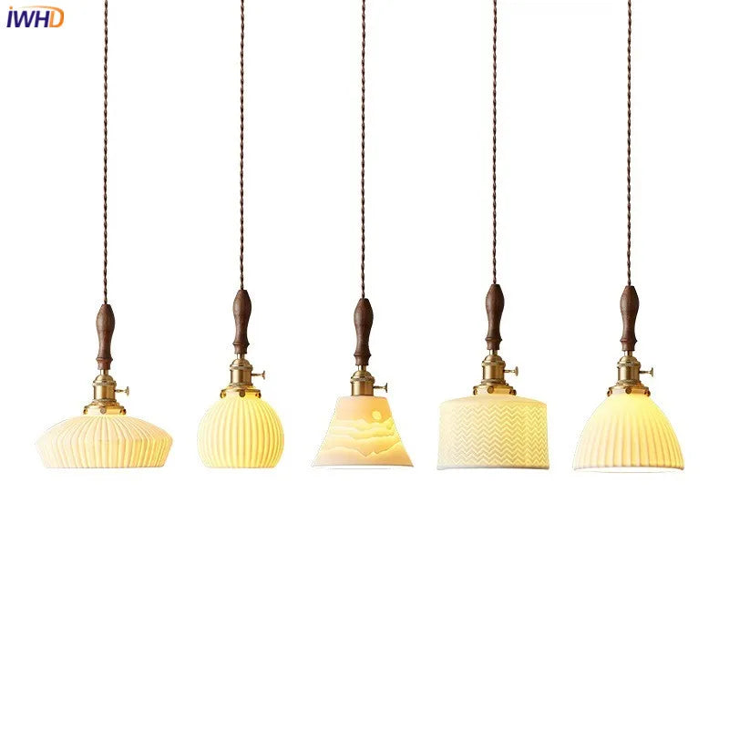 lampe-main-en-bois-et-c-ramique-avec-suspension-nordique-1.png