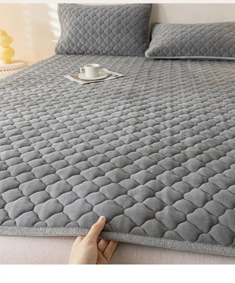 surmatelas-en-velours-chaud-pour-un-confort-hivernal-0.png