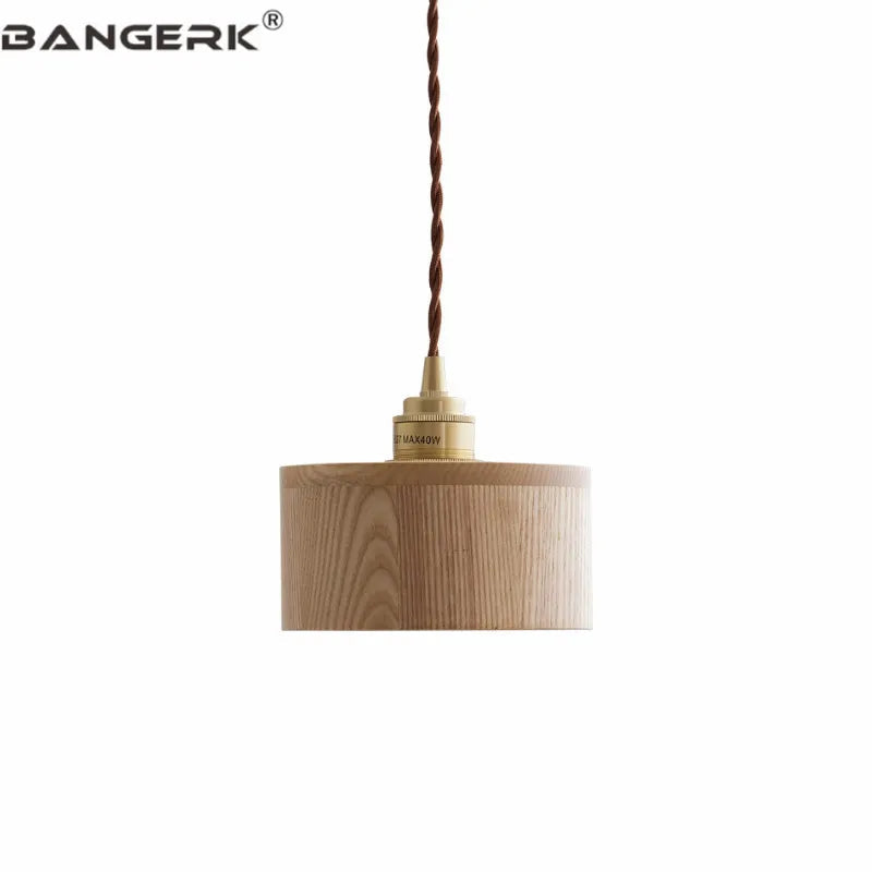 suspension-en-bois-moderne-nordique-avec-luminaire-en-laiton-5.png