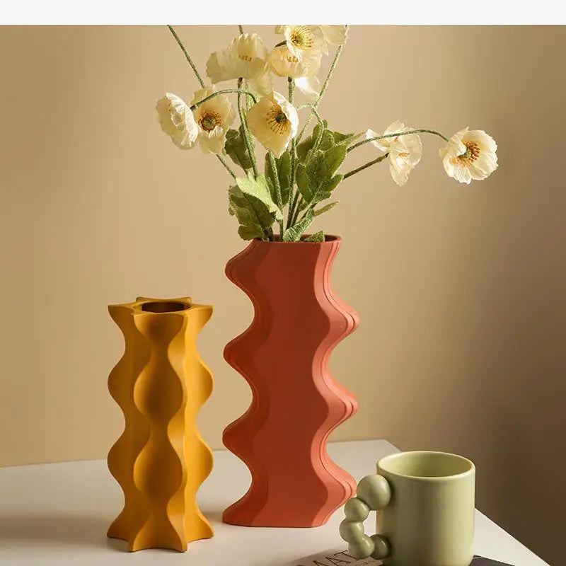 vase-en-c-ramique-g-om-trique-pour-arrangements-floraux-artisanaux-0.png